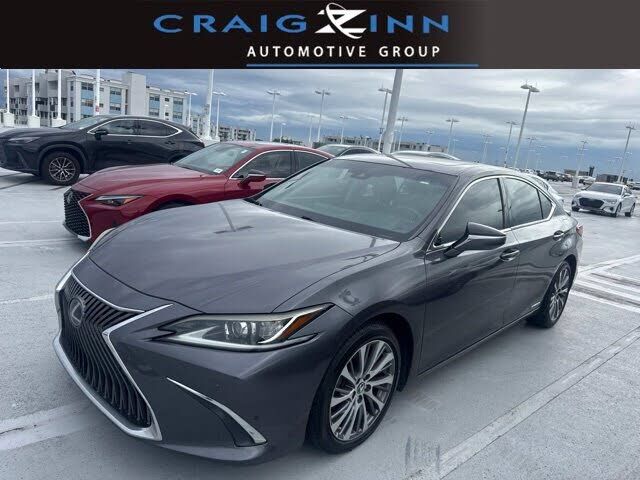2019 LEXUS ES