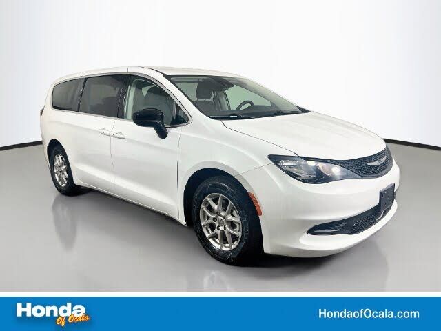 2024 CHRYSLER Voyager