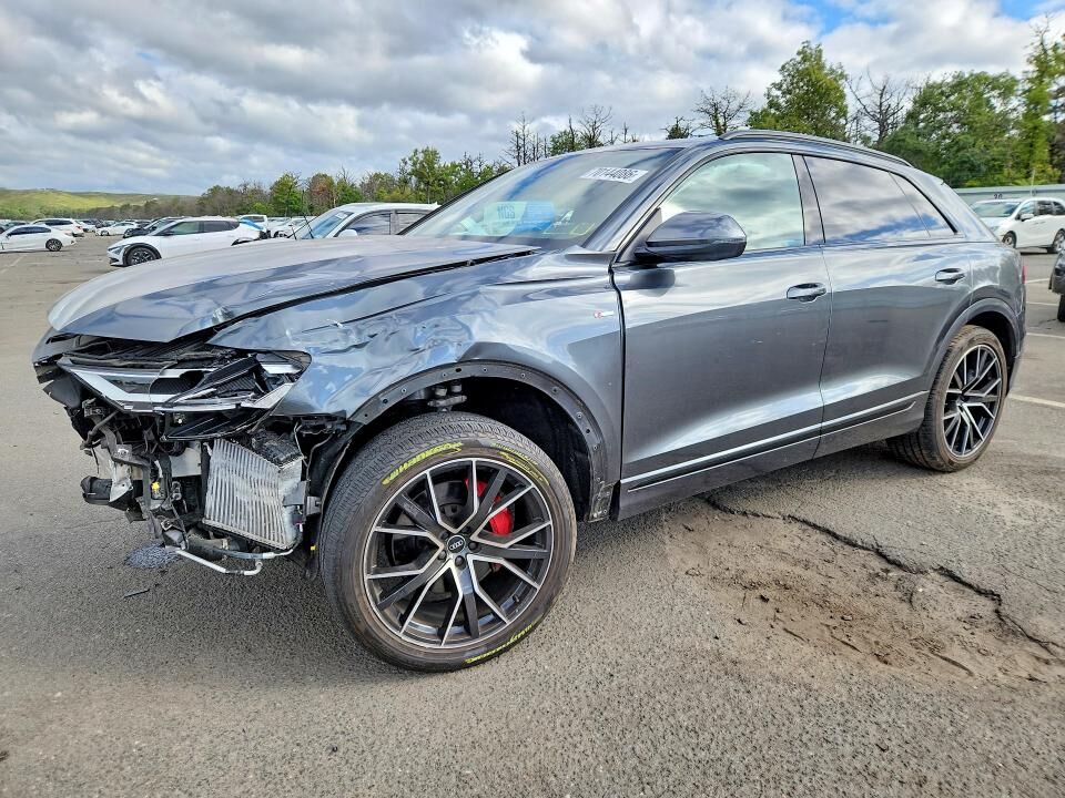 2021 AUDI Q8