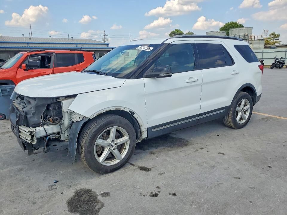 2017 FORD Explorer