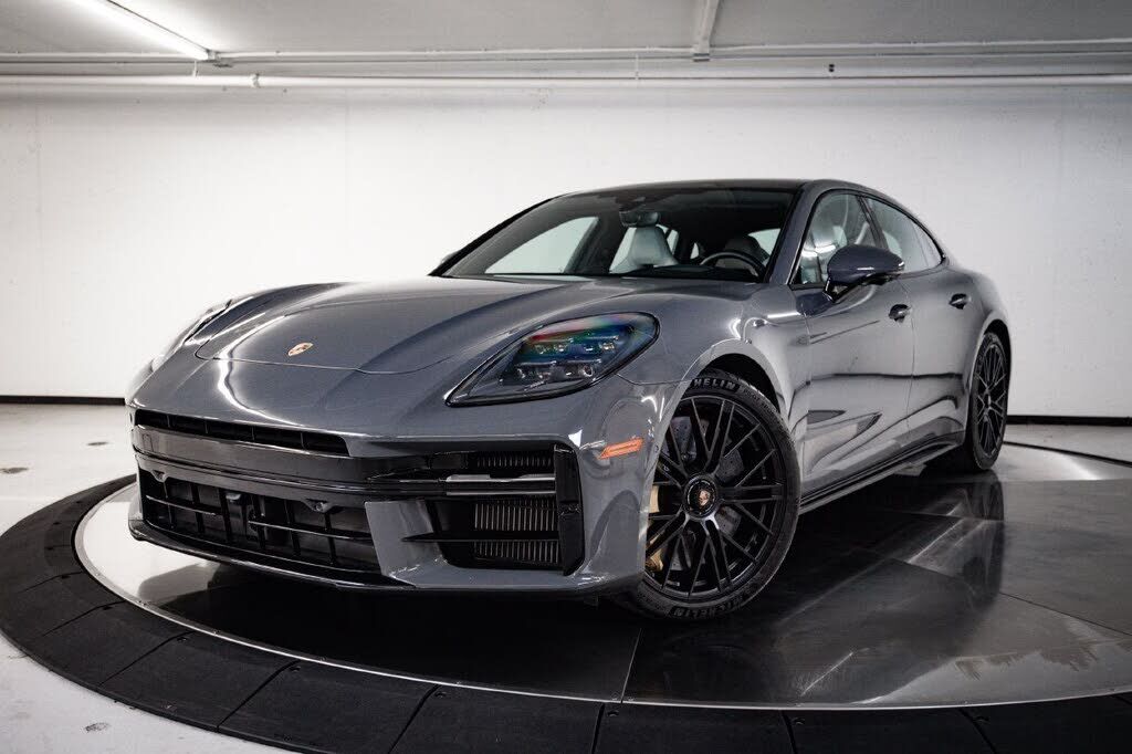 2026 PORSCHE Panamera