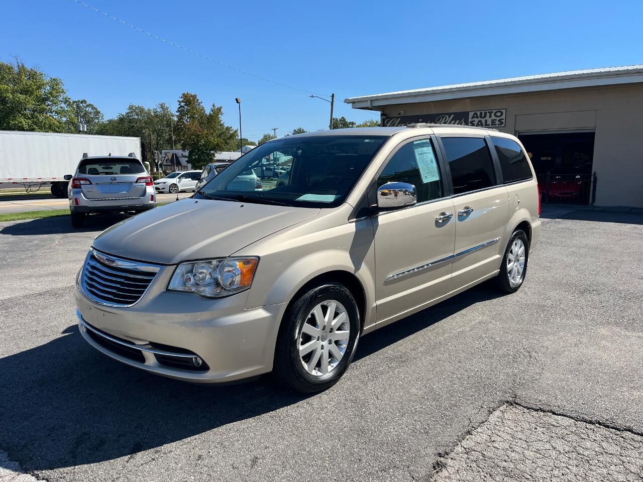 2012 CHRYSLER Town and Country