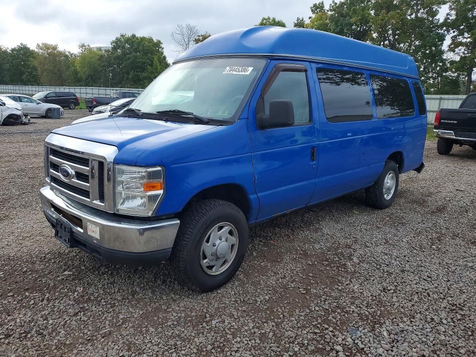2013 FORD E-350