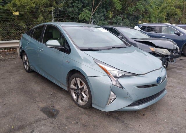 2016 TOYOTA PRIUS