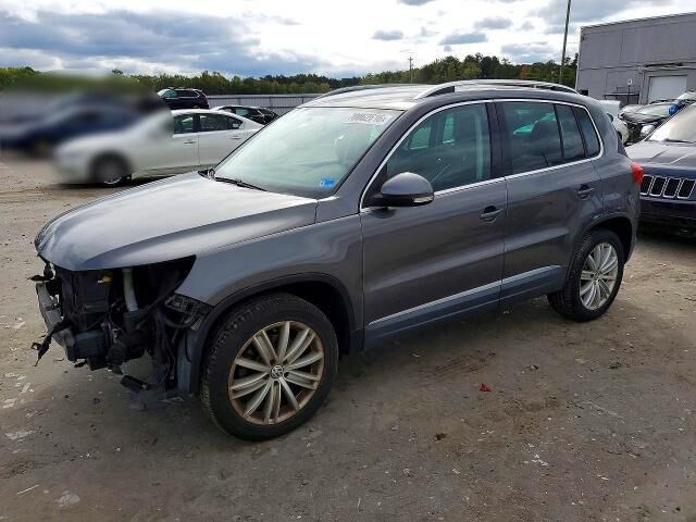 2012 VOLKSWAGEN Tiguan