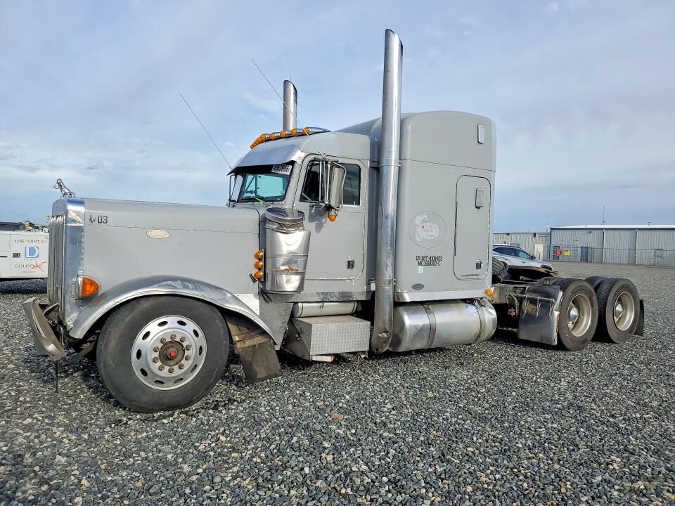2000 PETERBILT 379
