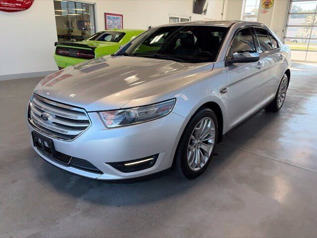 2013 FORD Taurus