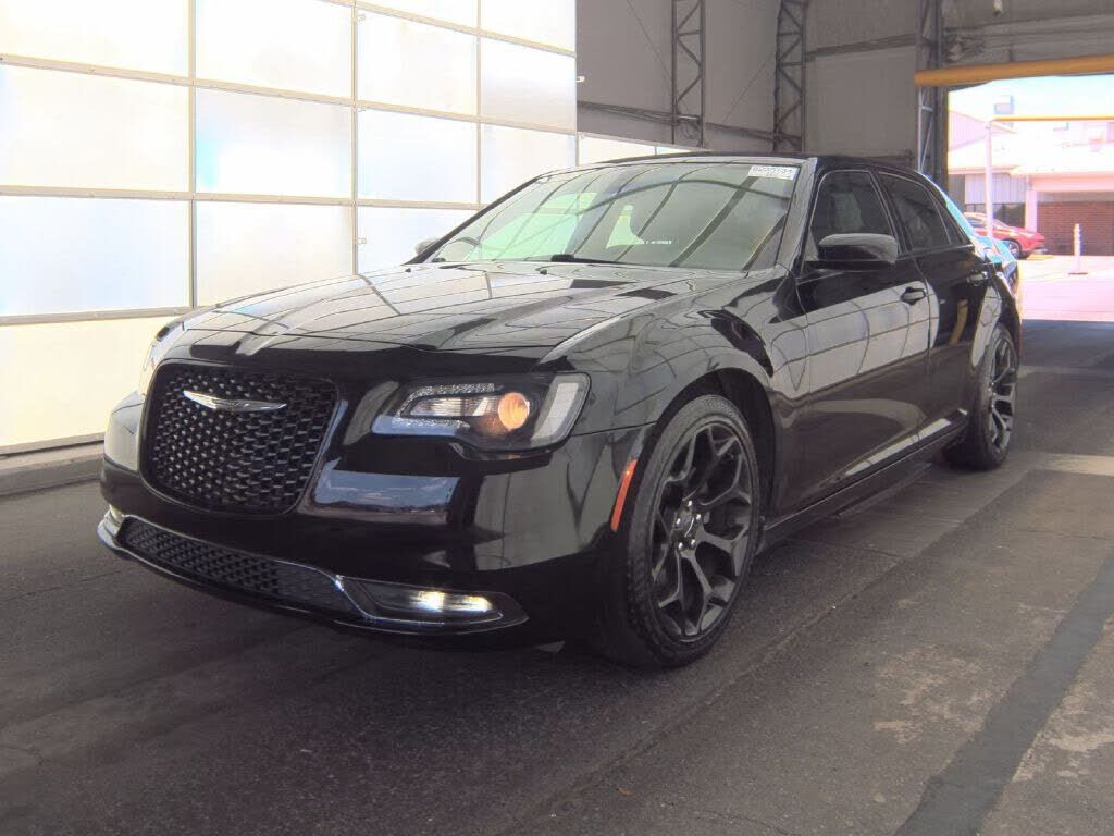 2019 CHRYSLER 300
