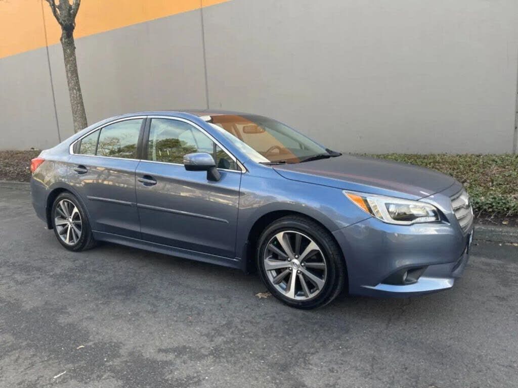2017 SUBARU Legacy