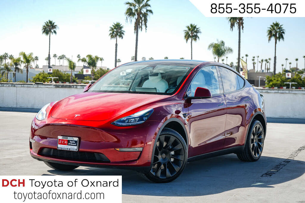 2024 TESLA Model Y