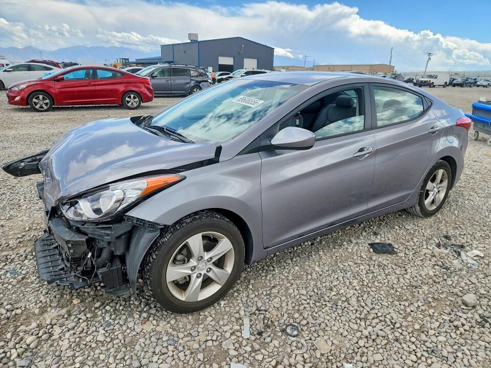 2013 HYUNDAI Elantra