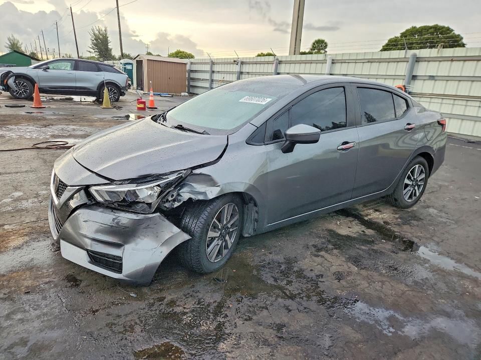 2021 NISSAN Versa