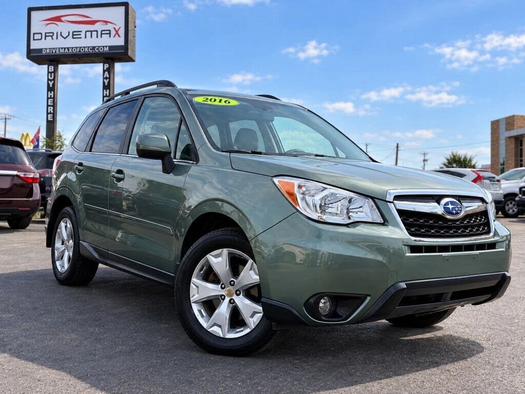 2016 SUBARU Forester