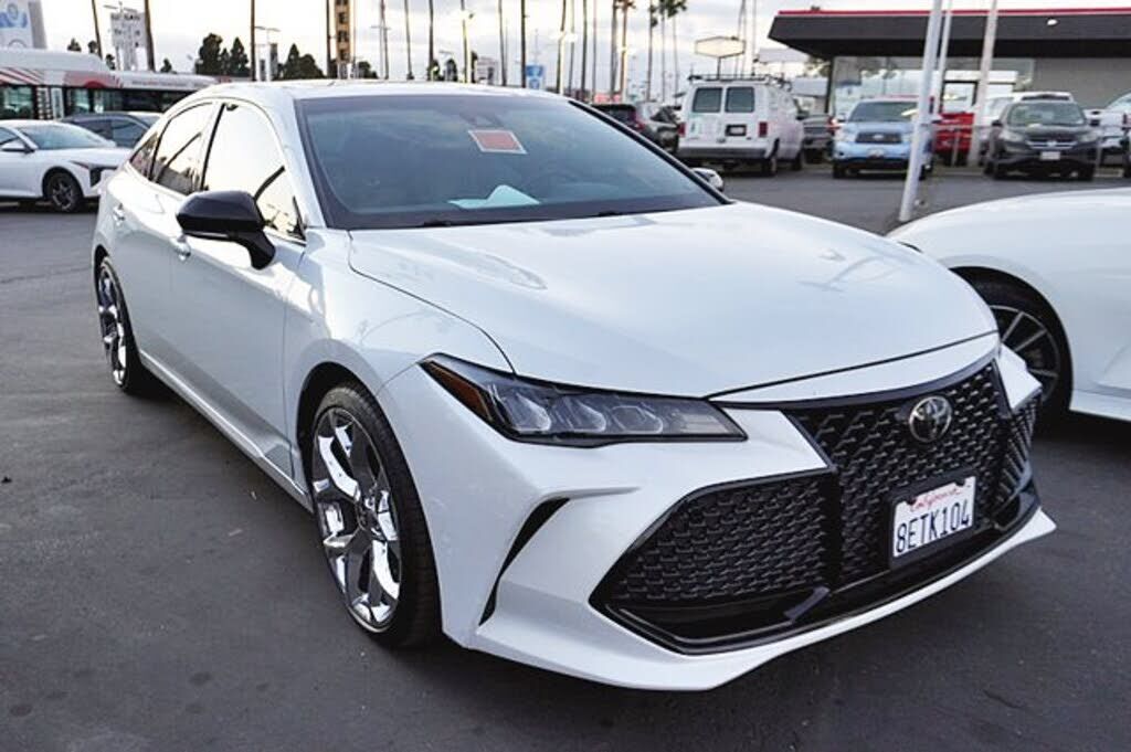 2019 TOYOTA Avalon