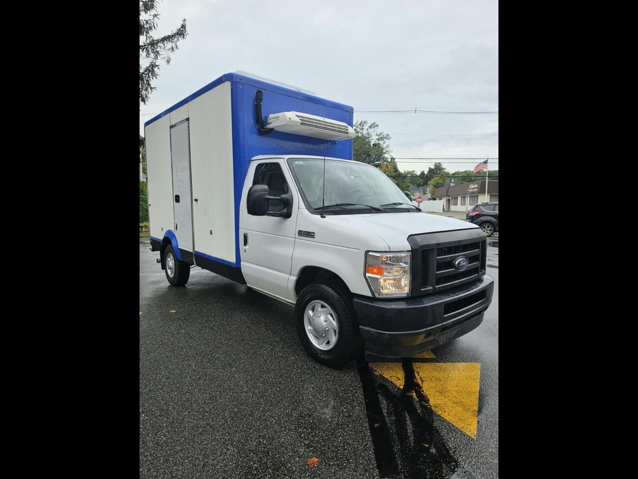 2023 FORD E-350