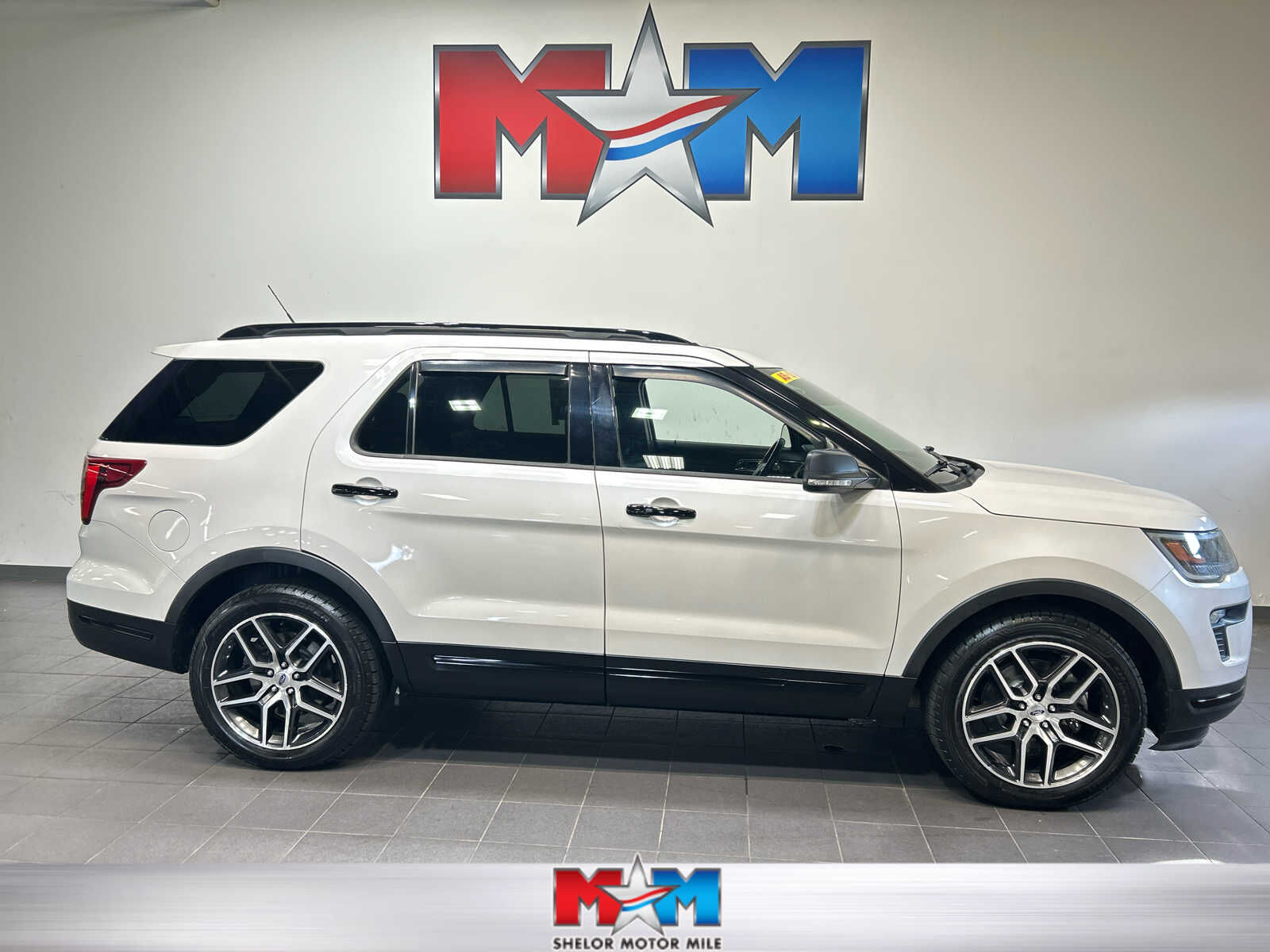 2019 FORD Explorer