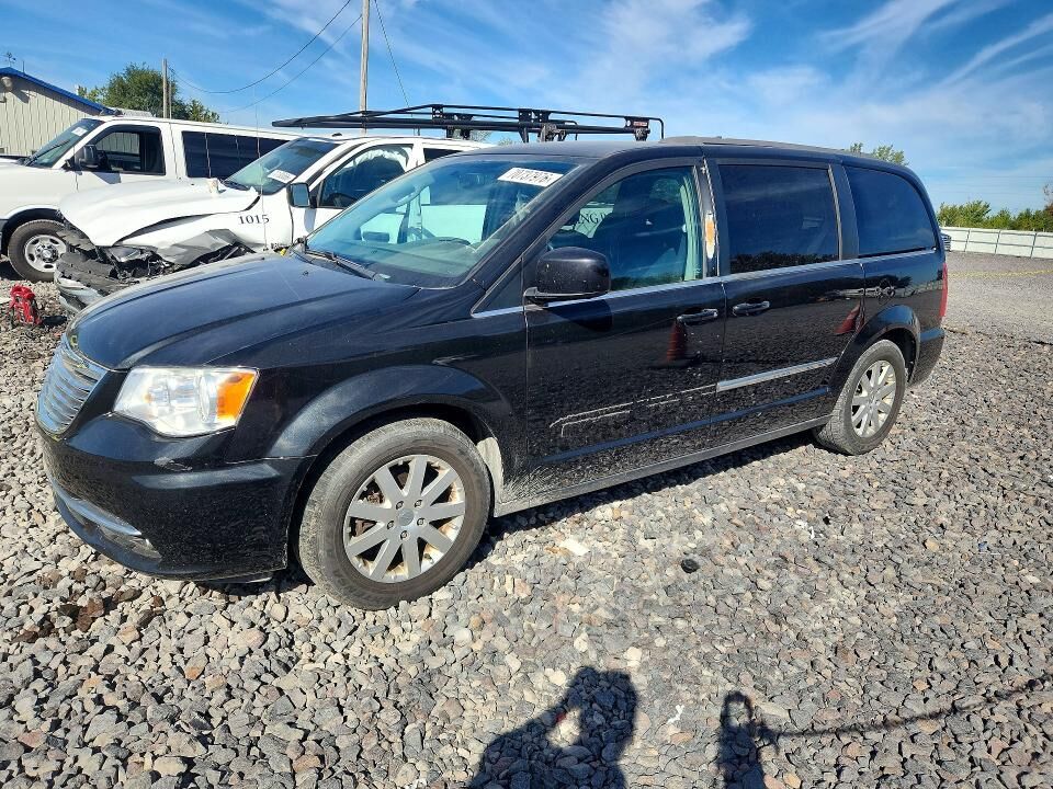 2015 CHRYSLER Town and Country