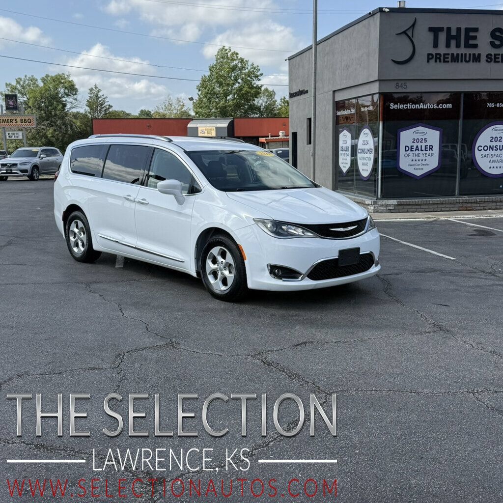 2017 CHRYSLER Pacifica