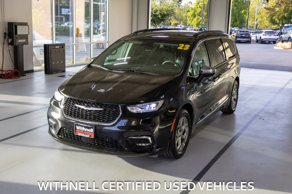 2023 CHRYSLER Pacifica
