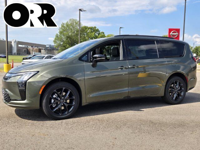 2027 CHRYSLER Pacifica