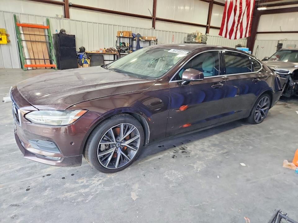 2018 VOLVO S90