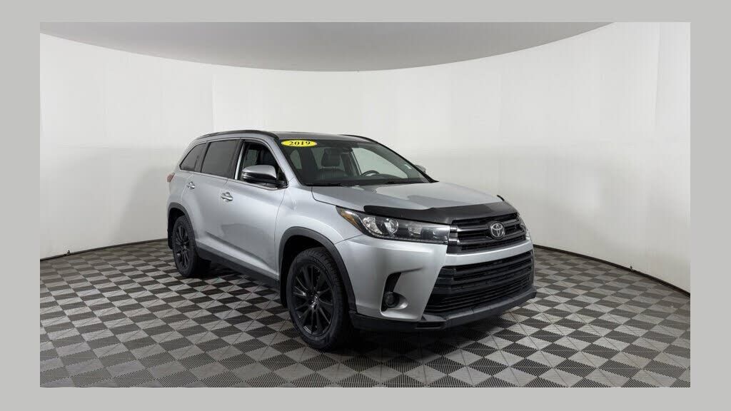 2019 TOYOTA Highlander