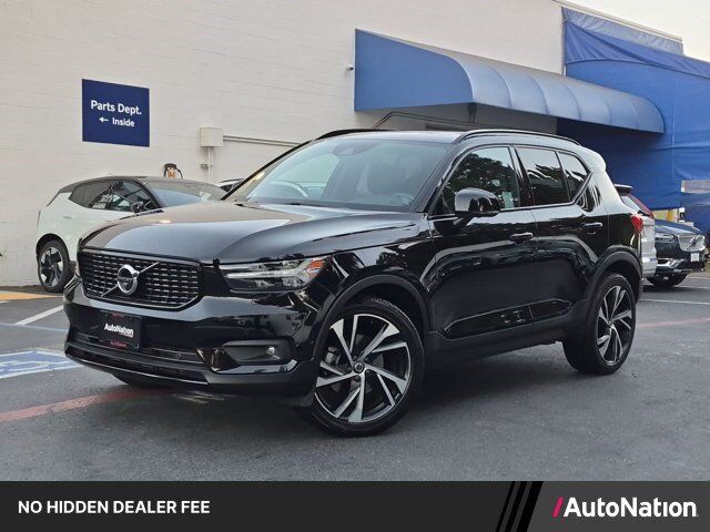 2019 VOLVO XC40