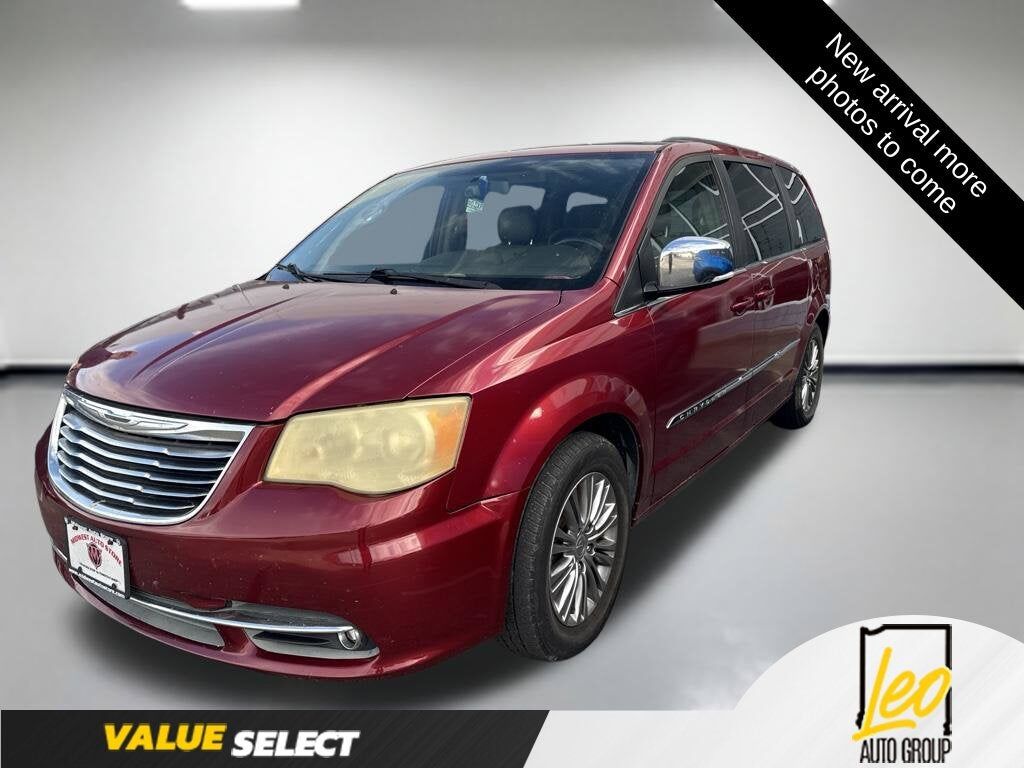 2014 CHRYSLER Town and Country