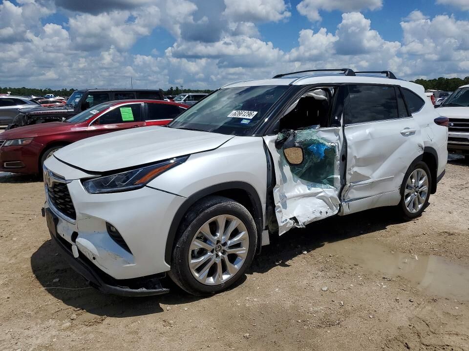 2026 TOYOTA Highlander