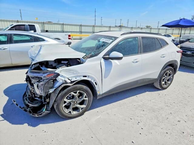 2025 CHEVROLET Trax
