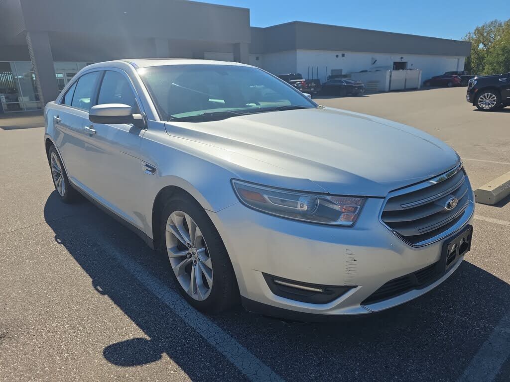 2013 FORD Taurus