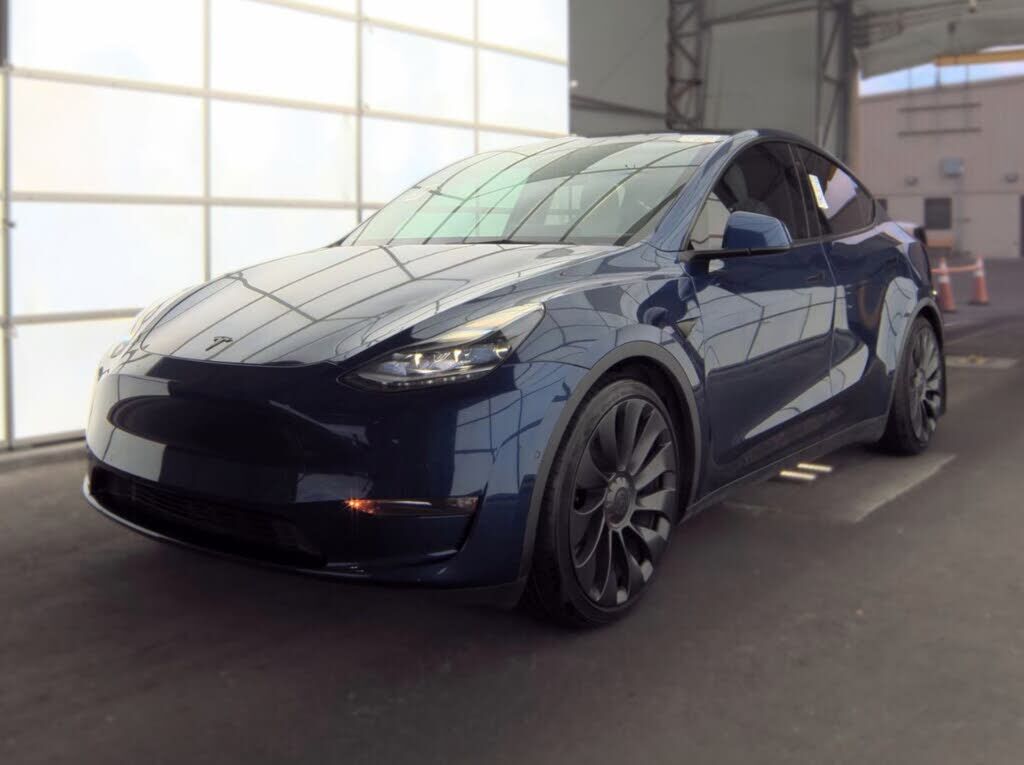 2022 TESLA Model Y