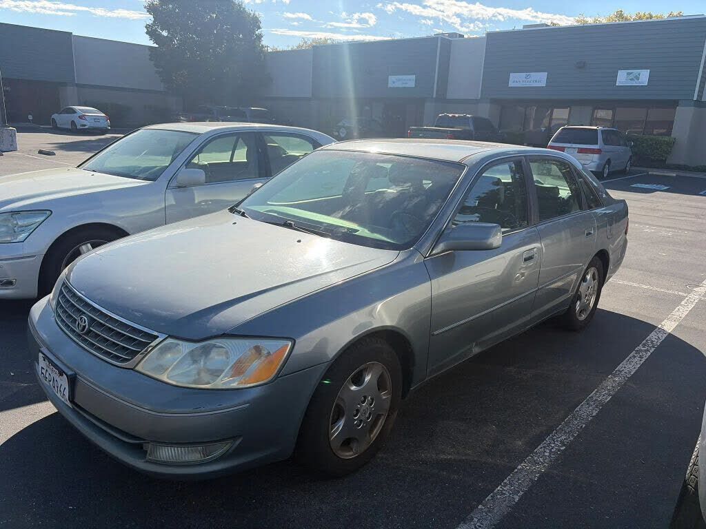 2004 TOYOTA Avalon