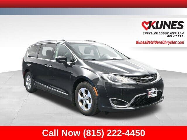 2017 CHRYSLER Pacifica