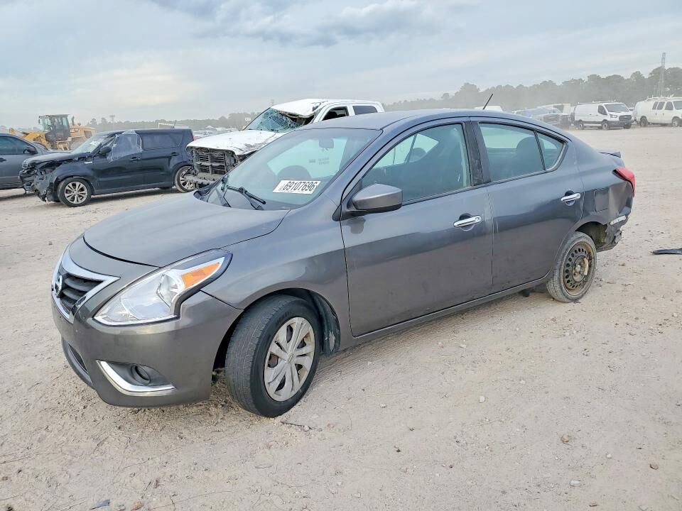 2018 NISSAN Versa