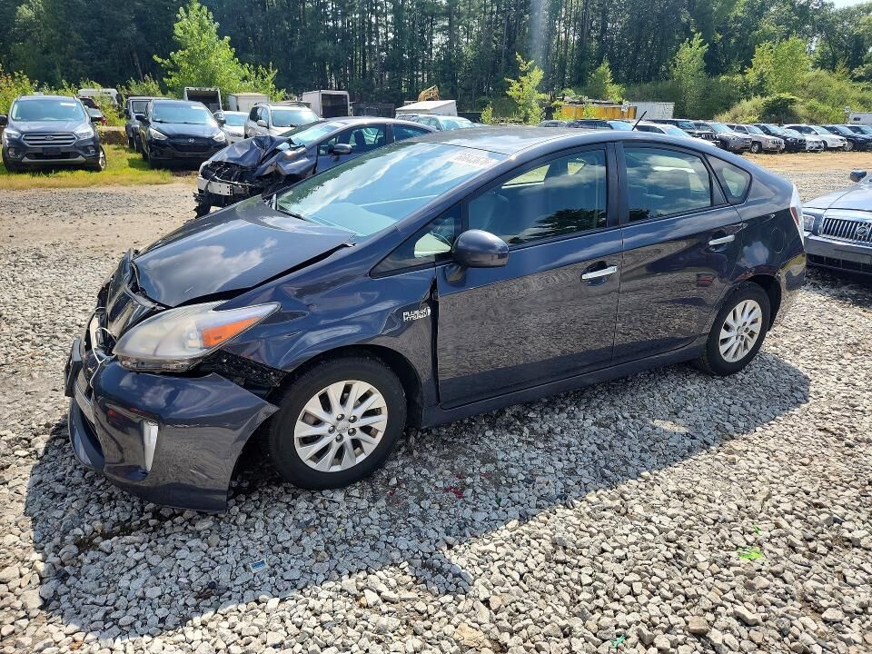2013 TOYOTA Prius