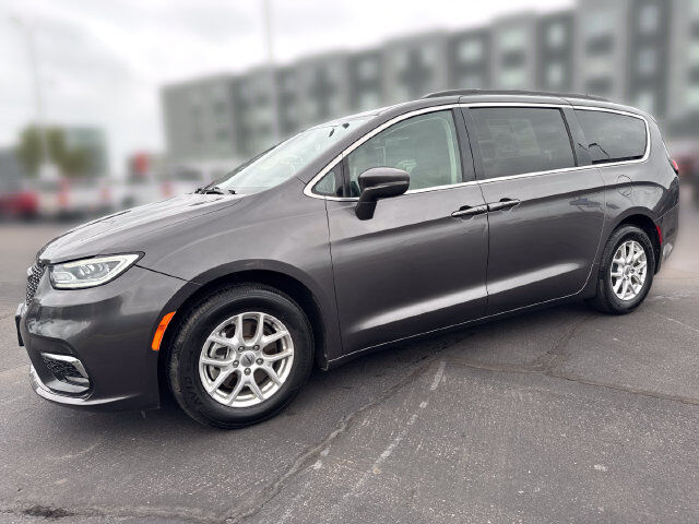 2022 CHRYSLER Pacifica