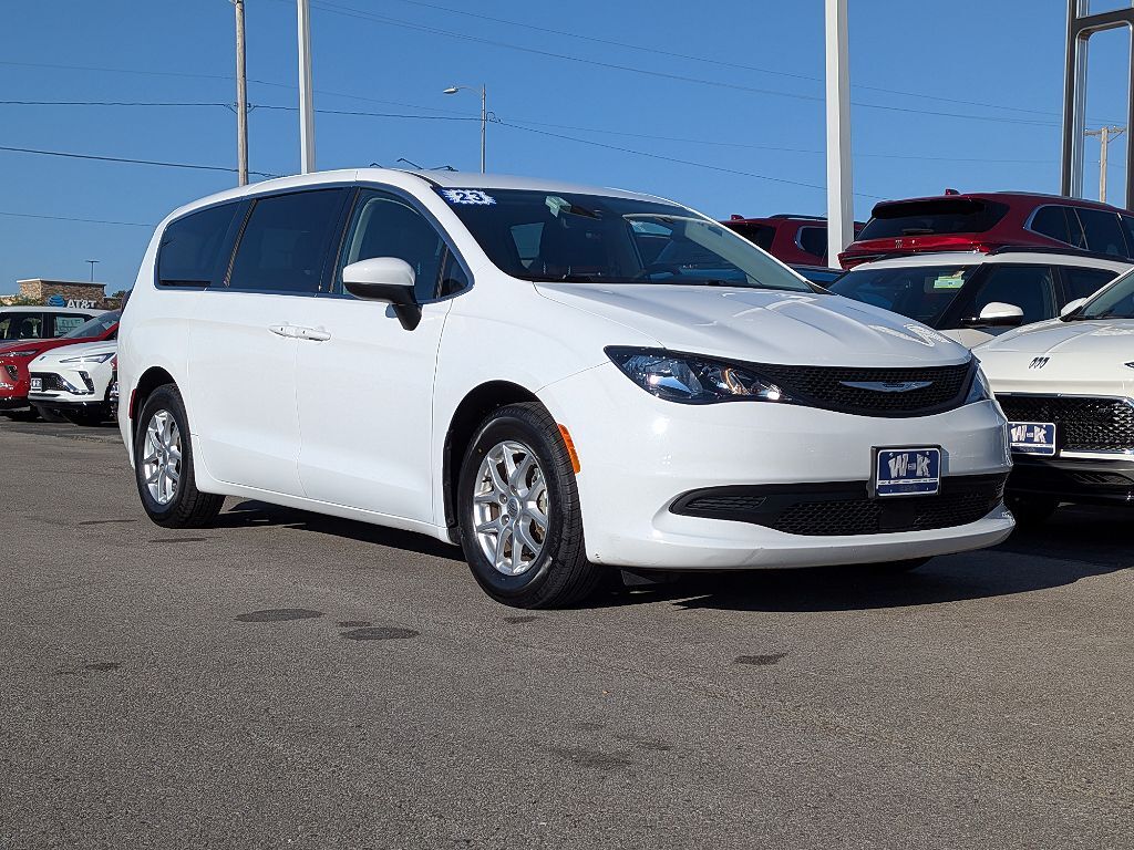 2023 CHRYSLER Voyager