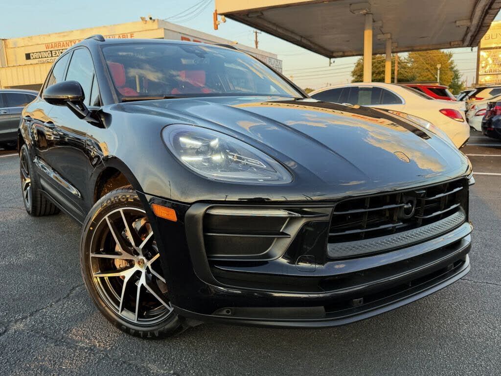 2023 PORSCHE Macan