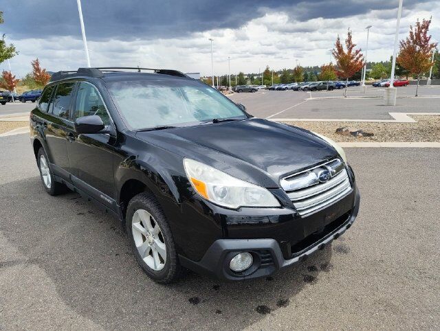 2013 SUBARU Outback
