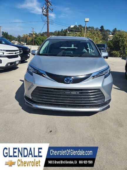 2023 TOYOTA Sienna