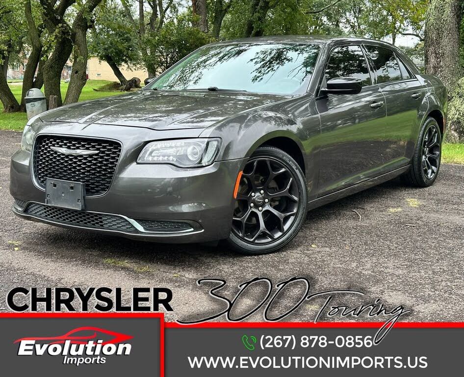 2019 CHRYSLER 300