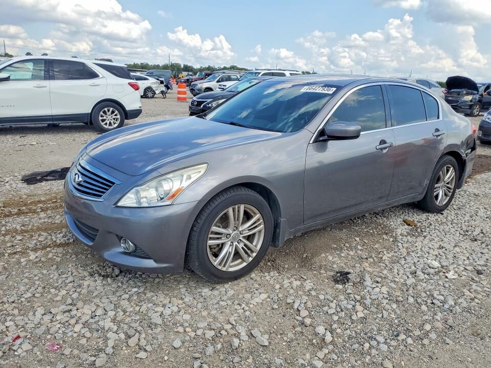 2013 INFINITI G37