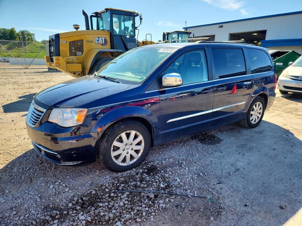 2016 CHRYSLER Town and Country