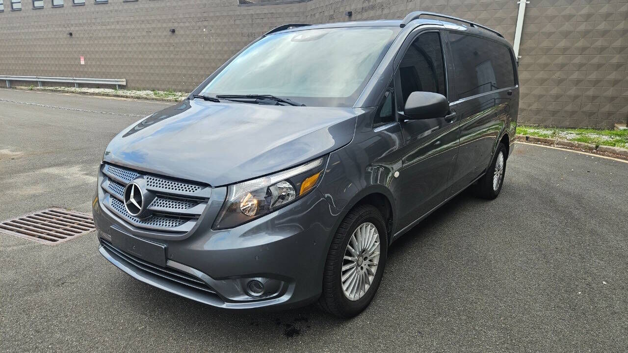 2018 Mercedes-Benz METRIS