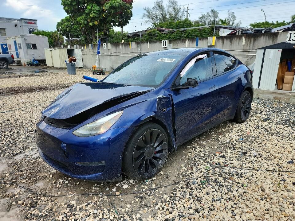 2022 TESLA Model Y