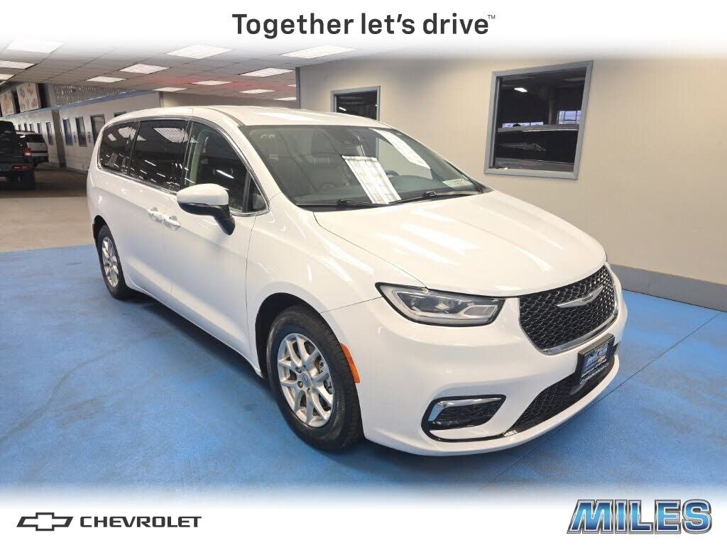 2023 CHRYSLER Pacifica