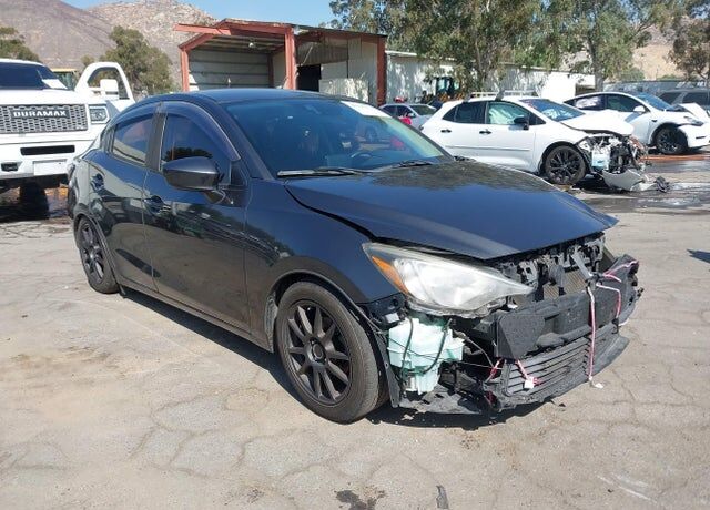 2017 TOYOTA Yaris