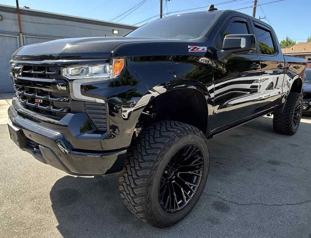 2024 CHEVROLET Silverado