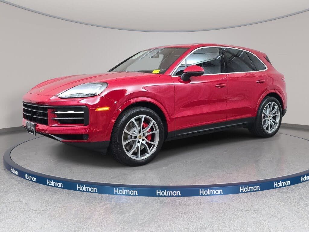 2024 PORSCHE Cayenne